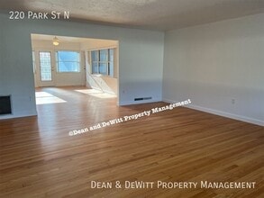 220 Park St N in St. Petersburg, FL - Building Photo - Building Photo