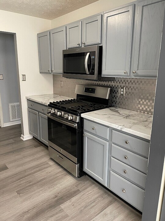 2406 Autumn Harvest Ct, Unit 102 in Odenton, MD - Building Photo