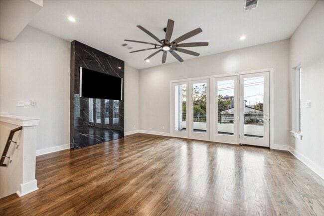 property at 1518 Houston Ave