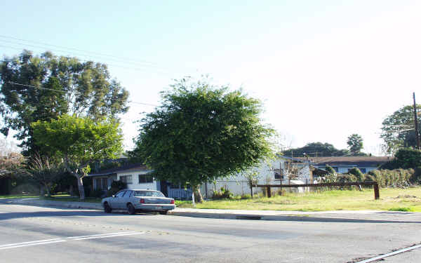 9102 Laurel Ave in Whittier, CA - Foto de edificio