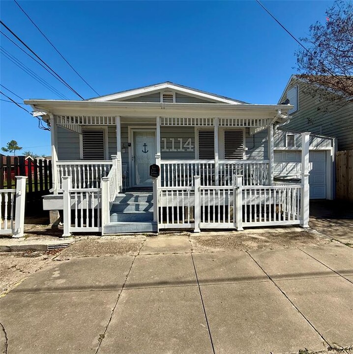 1114 39th St in Galveston, TX - Building Photo