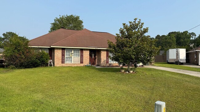 873 Birchwood Ln in Hinesville, GA - Building Photo - Building Photo