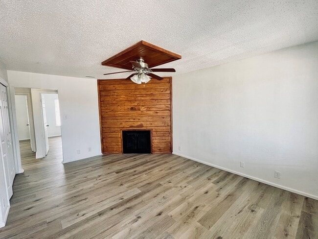 1203 Redwood St in Andrews, TX - Building Photo - Building Photo