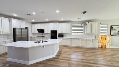 7241 Summer Grove Ave in Las Vegas, NV - Building Photo - Building Photo