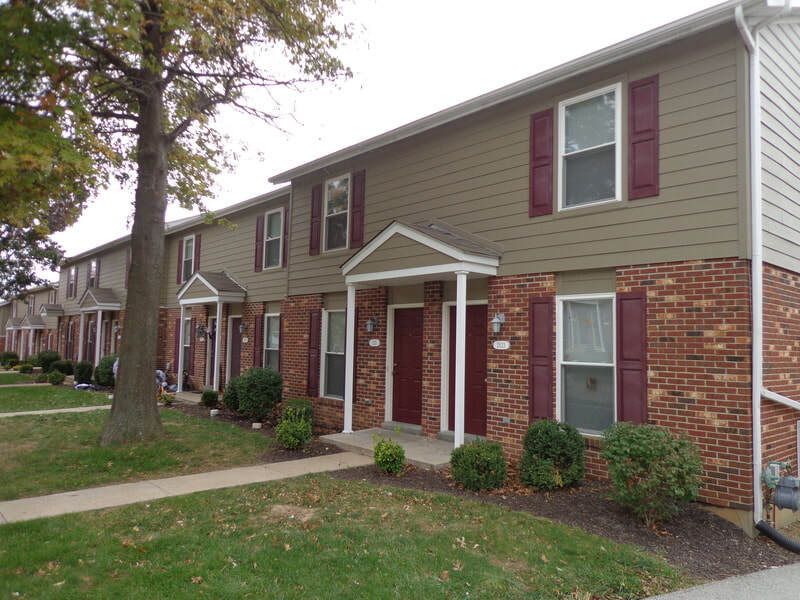 Falcons Way Townhomes in St. Charles, MO - Building Photo