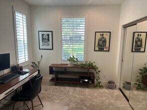 4561 Via Del Sol in Camarillo, CA - Building Photo - Building Photo