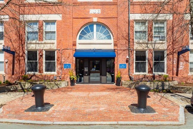 The Anchorage in Charlestown, MA - Building Photo - Building Photo