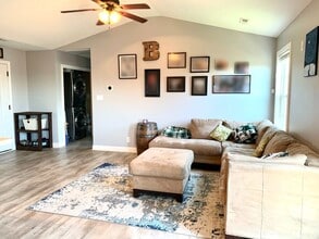 200 Buckshot Dr in Oak Grove, KY - Building Photo - Building Photo