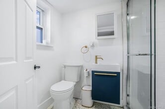 6-18 Beach 67th St in Queens, NY - Foto de edificio - Building Photo