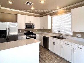 1283 Dove Tree Ct in Henderson, NV - Building Photo - Building Photo