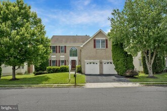 10857 Hunter Gate Way in Reston, VA - Building Photo - Building Photo