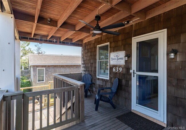 639 Ocean Breeze Walk in Ocean Beach, NY - Building Photo - Building Photo