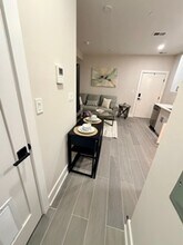 824 18th St NE, Unit 001 in Washington, DC - Foto de edificio - Building Photo