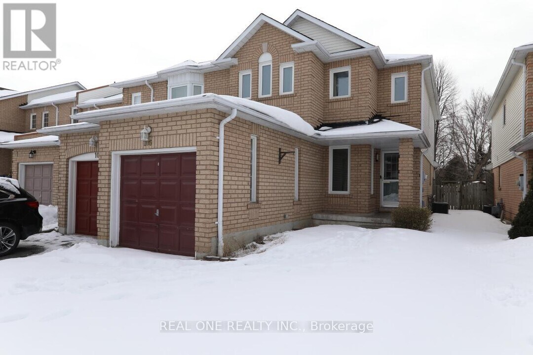 106 Creekwood Crescent in Whitby, ON - Building Photo