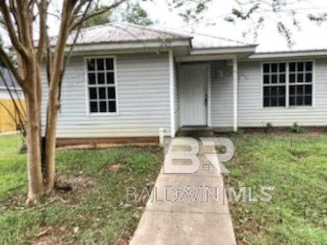 property at 305 W Peachtree Ave