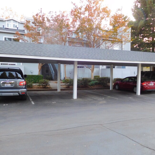 1850 Blossom Ave in Fairfield, CA - Foto de edificio - Building Photo