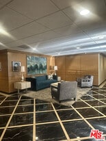 100 S Doheny Dr in Los Angeles, CA - Building Photo