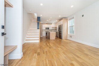 13 Wheeler St in Montclair, NJ - Building Photo - Building Photo
