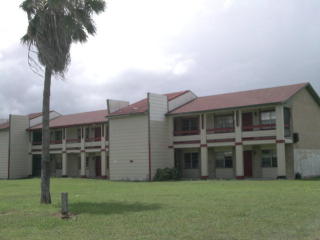 100 Magnolia St in Elsa, TX - Foto de edificio