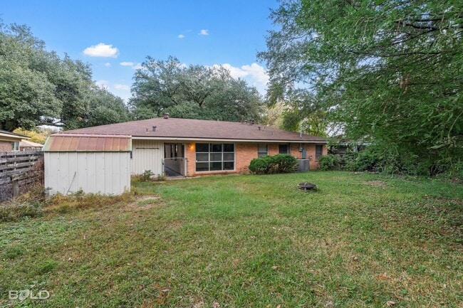 2940 W Cavett Dr in Shreveport, LA - Building Photo - Building Photo