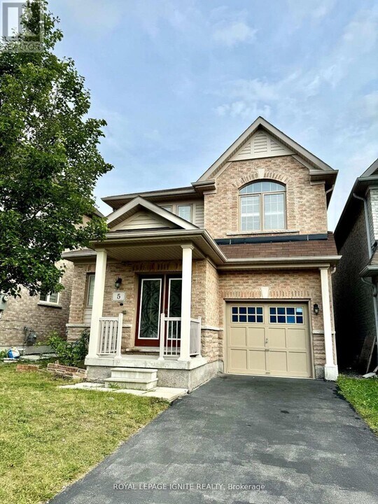 5 Holroyd St in Ajax, ON - Building Photo