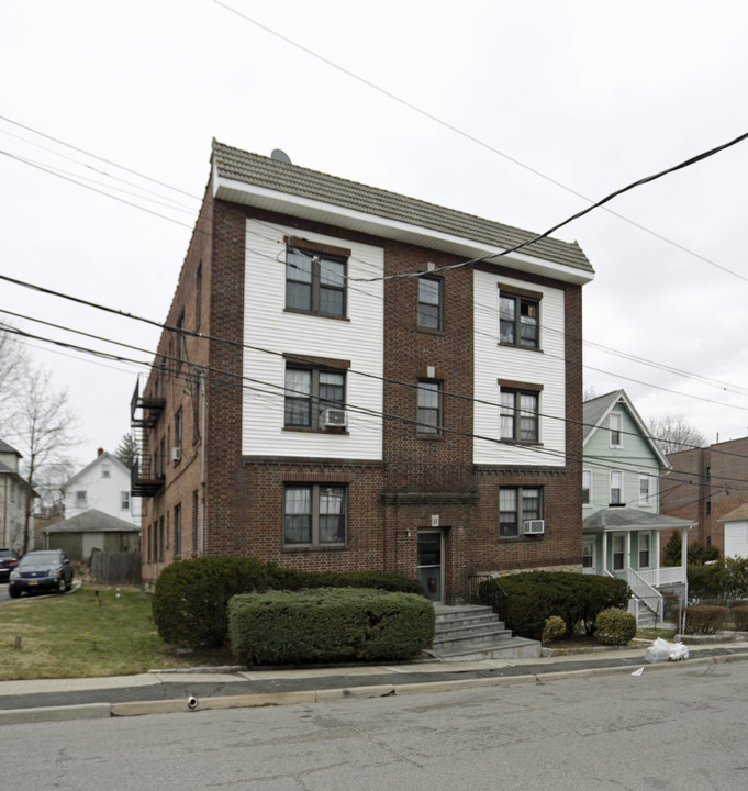 11 Odell Ave in White Plains, NY - Building Photo