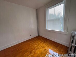 4 Adella Pl in Boston, MA - Building Photo - Building Photo