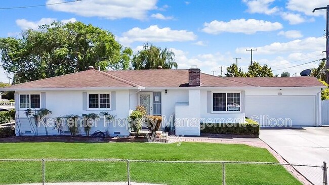 property at 3100 Santa Maria Ave