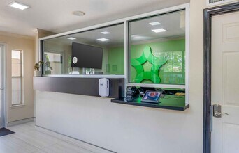 Furnished Studio-Arlington in Arlington, TX - Foto de edificio - Building Photo