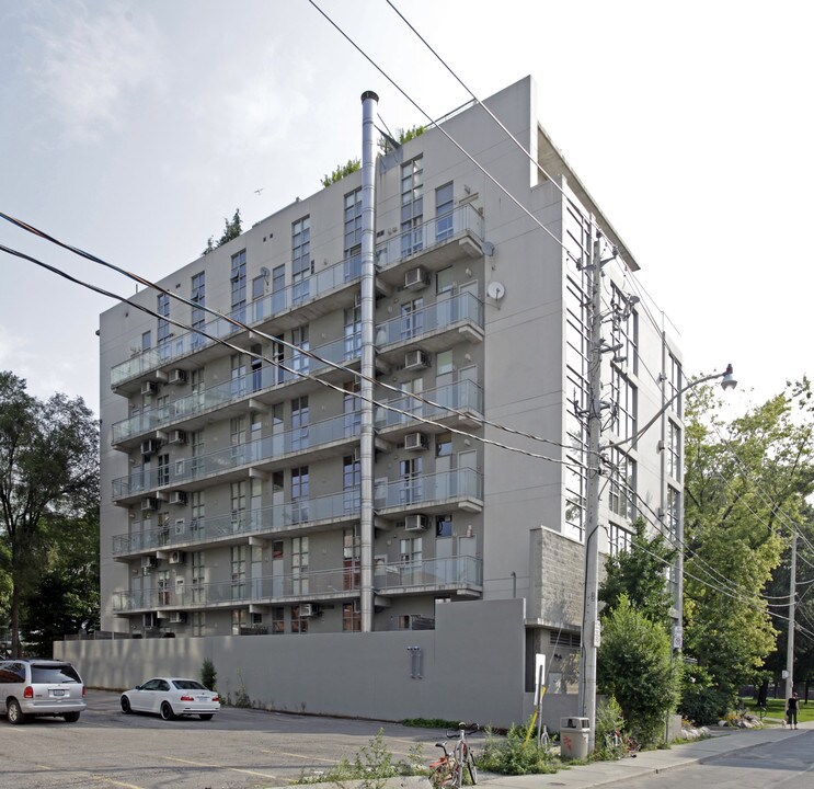 20 Niagara St in Toronto, ON - Building Photo