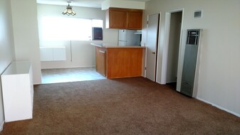 814 1/2 S Orange Grove Ave, Unit #4B Apartments