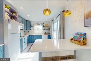 327 Robin Dr in Ocean City, MD - Building Photo