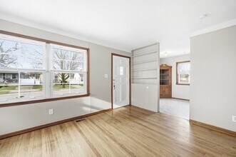 8048 Timken Ave in Warren, MI - Building Photo - Building Photo