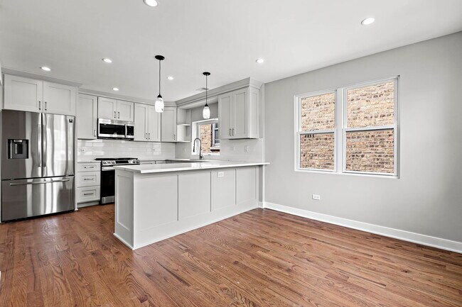 5849 N Virginia Ave in Chicago, IL - Building Photo - Building Photo