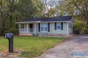 4306 Cloverdale Dr NW in Huntsville, AL - Building Photo