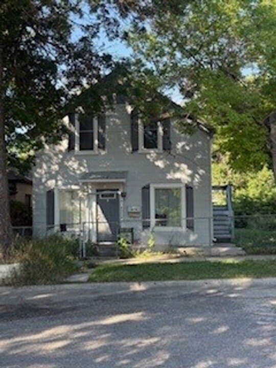 214 S G St in Livingston, MT - Building Photo