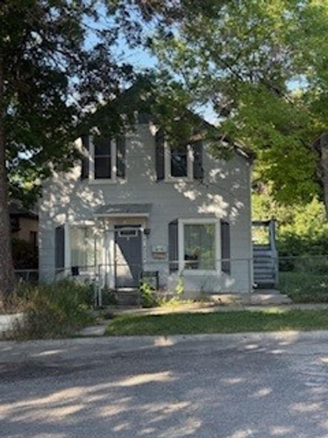property at 214 S G St