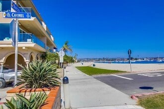 803 El Carmel Pl in San Diego, CA - Building Photo - Building Photo