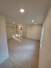 2417 Castroville Rd in San Antonio, TX - Building Photo - Building Photo