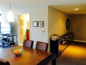 875 G St, Unit 310 in San Diego, CA - Foto de edificio - Building Photo