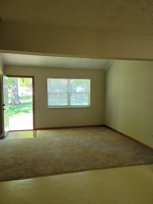 703 Village Dr, Unit 703 in Glen Carbon, IL - Building Photo - Building Photo