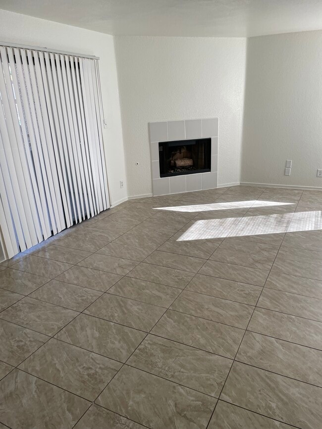 5038 S Rainbow Blvd in Las Vegas, NV - Building Photo - Building Photo
