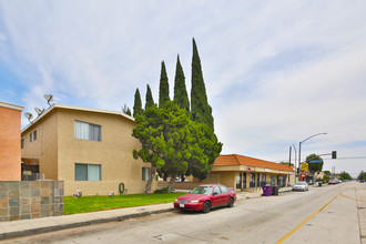 269 E Market St in Long Beach, CA - Building Photo - Building Photo