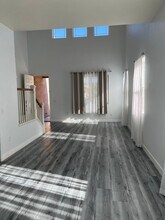 13727 Tyler Ct in Oak Hills, CA - Building Photo - Building Photo