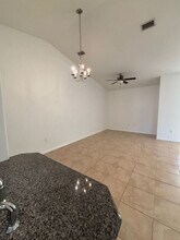 21 Wood Arbor Ln in Palm Coast, FL - Foto de edificio - Building Photo