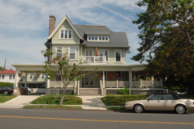 402 Sunset Ave in Asbury Park, NJ - Foto de edificio - Building Photo