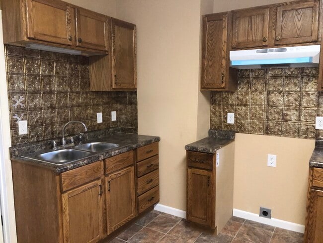 1842 Roe Ave, Unit 1842 Roe Avenue