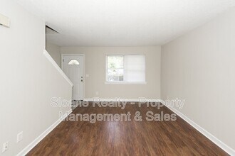 1303 Mathis Ferry Rd in Mount Pleasant, SC - Building Photo - Building Photo