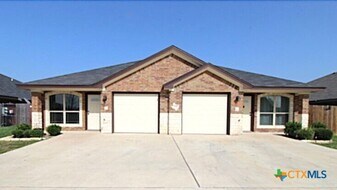 4310 Hunters Pl Dr, Unit A in Killeen, TX - Building Photo