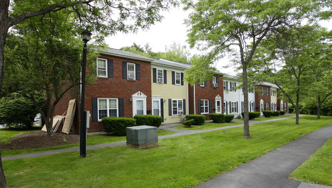 Princeton Ridge in Portland, ME - Foto de edificio - Building Photo